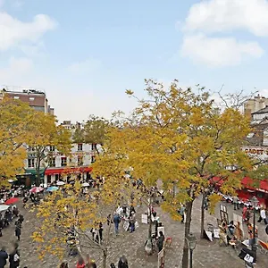 Apartment Pick A Flat's On Place Du Tertre, Paris